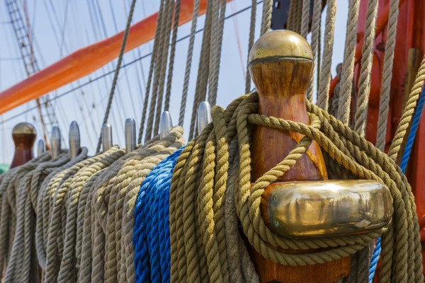Marine ropes and rigging — Stock Photo, Image