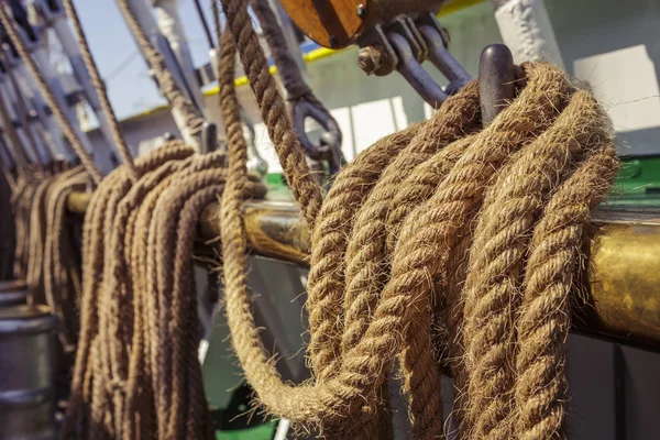 Aged marine ropes — Stock Photo, Image