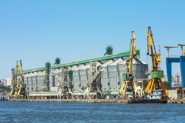 Constanta port shipyard — Stock Photo, Image