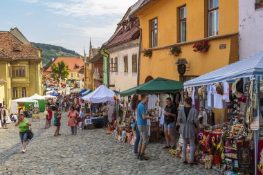 kalabalık cadde, sighisoara, Romanya