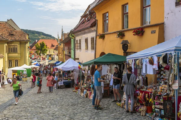 Crowded street, Sighisoara, Romania — Stock Photo, Image