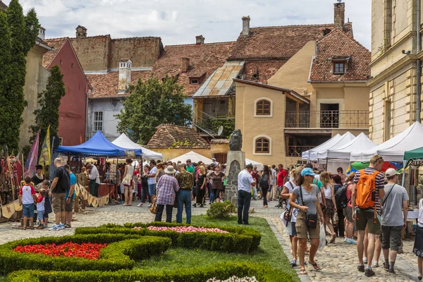 Mercado de artesanía, Sighisoara, Rumania — Foto de Stock