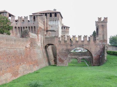 Rocca Sforzesca di Soncino (çeviri: Soncino 's Sforza Fortress) Soncino, İtalya