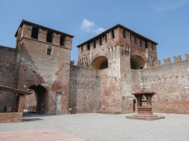 Rocca Sforzesca di Soncino (çeviri: Soncino 's Sforza Fortress) Soncino, İtalya
