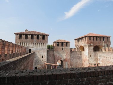 Rocca Sforzesca di Soncino (çeviri: Soncino 's Sforza Fortress) Soncino, İtalya