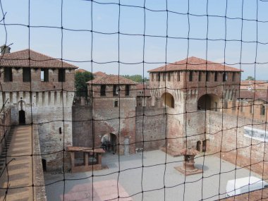 Rocca Sforzesca di Soncino (çeviri: Soncino 's Sforza Fortress) Soncino, İtalya
