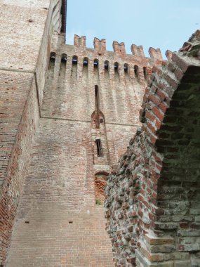 Rocca Sforzesca di Soncino (çeviri: Soncino 's Sforza Fortress) Soncino, İtalya
