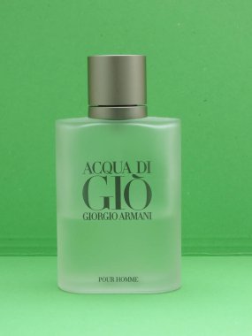 Milan, İtalya - Mayıs 2016 yaklaşık: Giorgio Armani, Acqua di Gio koku erkekler için dünya çapında evergreen çok satan Parfümler biridir