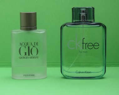Paris, Fransa - Mayıs 2017 yaklaşık: Armani Acqua di Gio, Calvin Klein erkek eau de toilette, herdem yeşil çok satan için ücretsiz dünya çapında parfüm