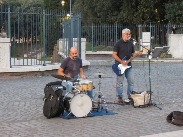 Řím Itálie Circa Říjen 2018 Blues Rock Duo Vystupování Ulici — Stock fotografie