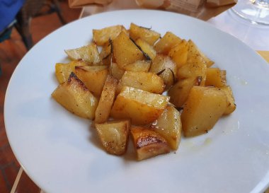 Kızarmış patates bilimsel adı Solanum tuberosum vejetaryen yiyecekler.