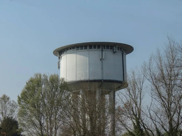 Torre Água Com Tanque Água Para Pressurizar Sistema Abastecimento Água — Fotografia de Stock