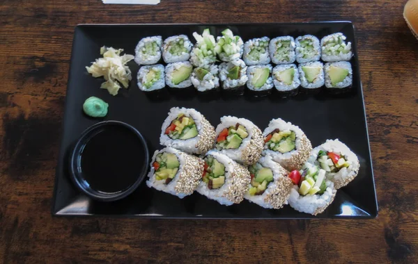 Set Vegan Maki Sushi Uramaki Sushi Rolls — Stok Foto