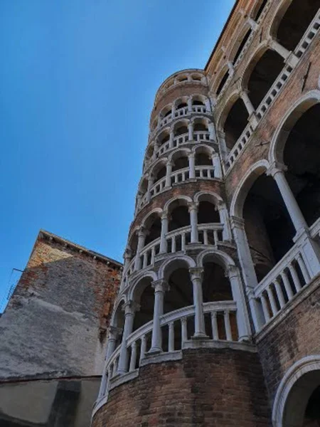 Венеция Италия Circa Июль 2022 Palazzo Contarini Del Bovolo Деталь — стоковое фото