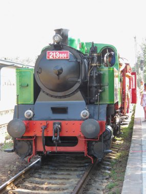 BRNO, CZECH Cumhuriyet - CIRCA HAZİRAN 2022: 1954 yılına dayanan antik buhar treni lokomotifi 213901 'in ayrıntıları