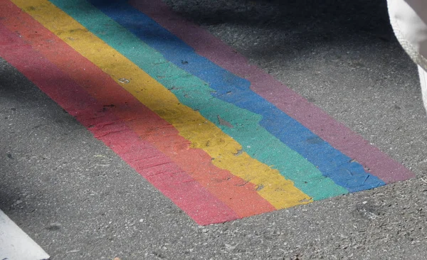 Bandiera Lgbtq Colori Arcobaleno Dipinta Strada — Foto Stock