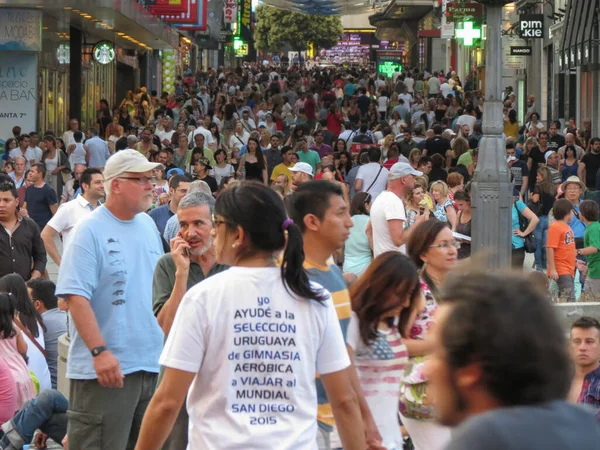 Centro Ciudad Madrid España Circa Junio 2015 Multitud Personas Espacio — Foto de Stock