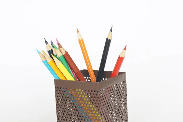 Pensil Berwarna Dengan Latar Belakang Putih — Stok Foto