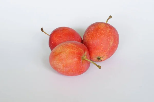 Manzanas Caramelo Rojo Sobre Fondo Blanco —  Fotos de Stock