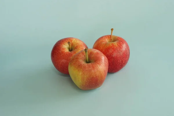 Red Apple Fruits Isolated Blue Background — Stock Photo, Image