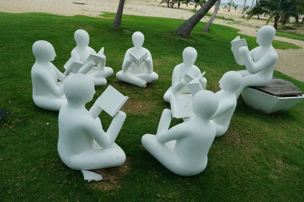 Escultura Hombres Blancos Playa Forest City Johor Bahru Malasia —  Fotos de Stock