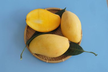 Masada mango meyveleri var.