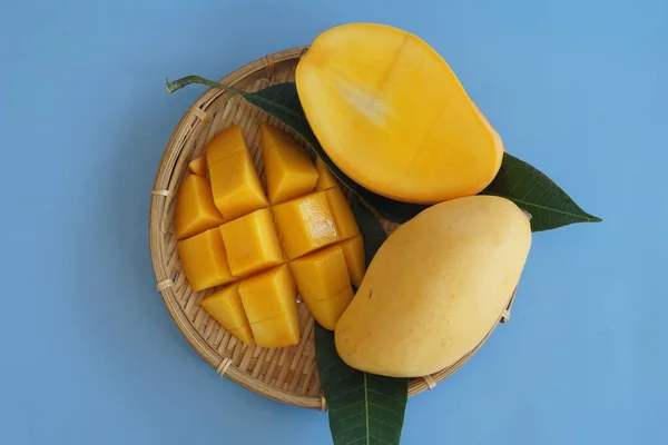 Buah Mangga Atas Meja — Stok Foto