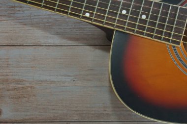 Vücut gitarını kapat