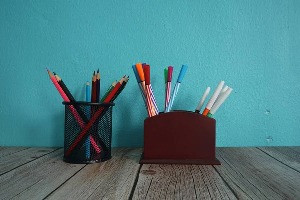 Colored Pens Table — 스톡 사진