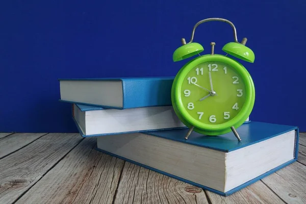 Books Alarm Clock Table — Stock Photo, Image