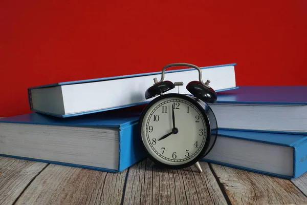 Books Alarm Clock Table — Stock Photo, Image