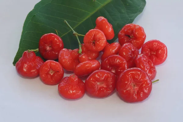 Manzanas Rosadas Rojas Fondo Madera — Foto de Stock