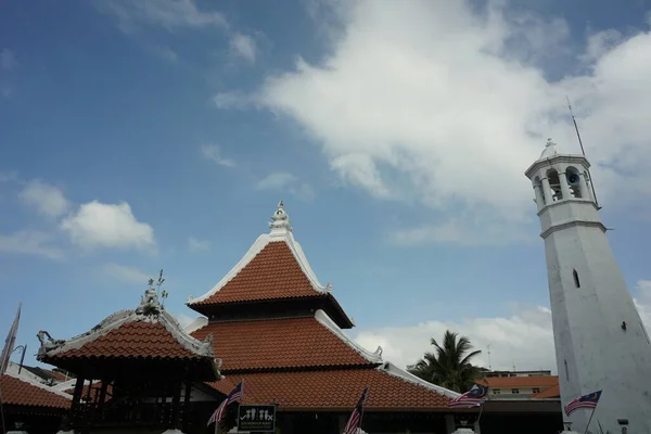 2022年8月28日 马来西亚梅拉卡 马来西亚梅拉卡最古老的清真寺Masjid Kampung Hulu的景观 — 图库照片