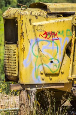 Önemsiz terk edilmiş makine