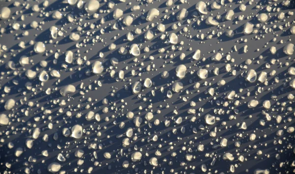 DROPS SUR LA SURFICE — Photo