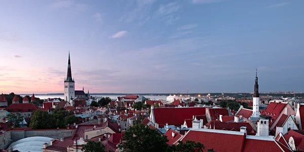 Panoramautsikt över Tallinns gamla stadskärna — Stockfoto