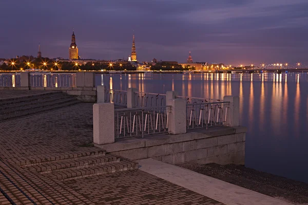 Cidade noturna de Riga — Fotografia de Stock