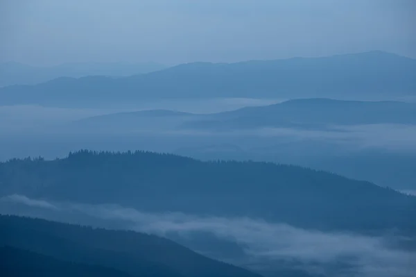 Büyük smoky Dağları sisli siluet — Stok fotoğraf