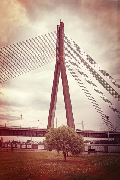 Παλιά στυλ εικόνα της γέφυρας στη Ρίγα — Φωτογραφία Αρχείου