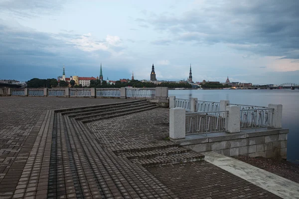 Noite cidade de Riga — Fotografia de Stock