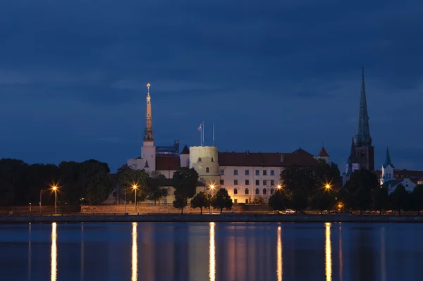 Панорама Риги вночі — стокове фото