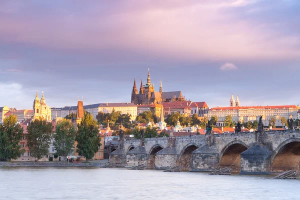 Karlův most ve staré Praze — Stock fotografie