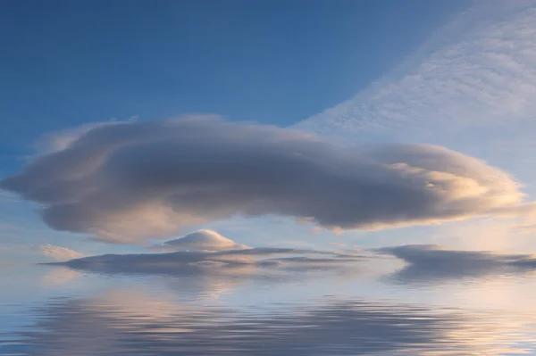 Alba nuvolosa del mare — Foto Stock