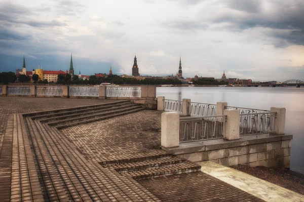 Avond van riga stadsgezicht — Stockfoto