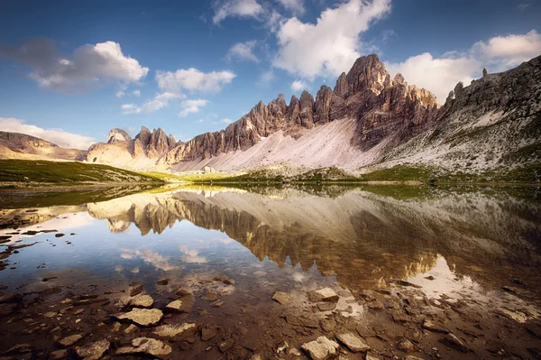 Jeziora w pobliżu tre cime — Zdjęcie stockowe