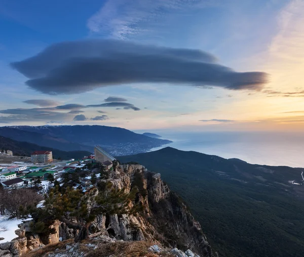 Napkelte felett ai-petri mountain — Stock Fotó