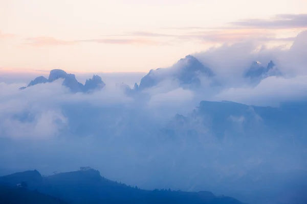 Zataženo hory východ — Stock fotografie