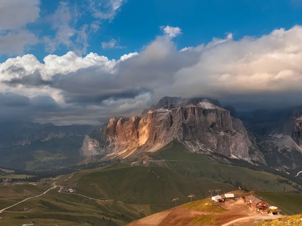 Panoramiczny widok masywu sella grupy — Zdjęcie stockowe