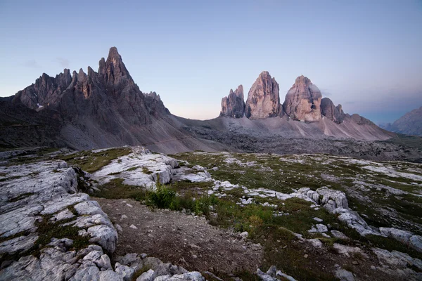 Tre Cime y Monte Paterno al amanecer — Foto de Stock