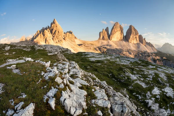 Tre cime i monte paterno na zachodzie słońca — Zdjęcie stockowe